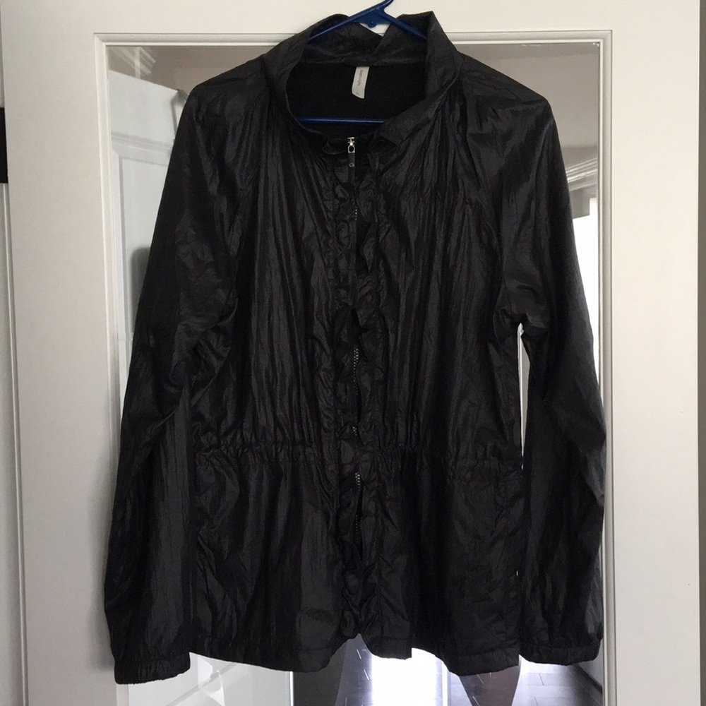 Gap windbreaker XL with ruffle front